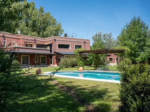 Casa en VENTA 7 ambientes - HARAS EL MALACATE (Exaltación de la Cruz) - 633m2 cubiertos