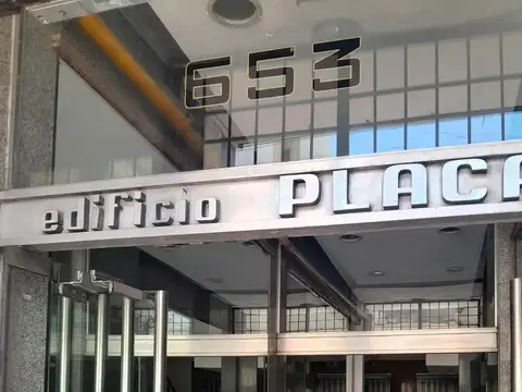 Oficina con kitchenette y baño