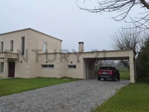 Hermosa casa de dos plantas en Barrio Privado Haras Santa Maria El Molino Norte Venta/Alquiler