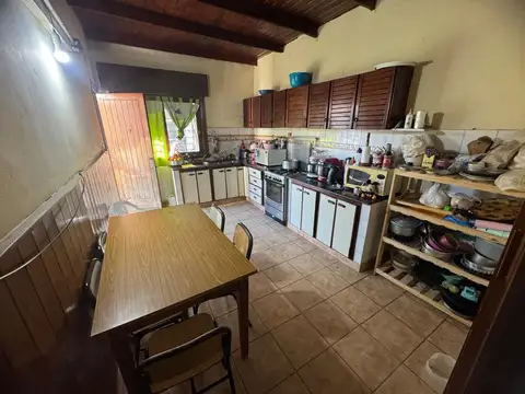 Casa 4 ambientes con 1 baño