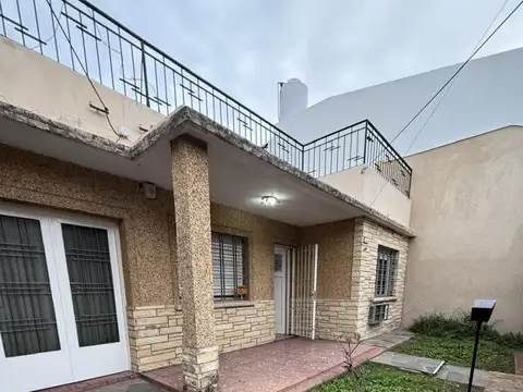 CASA LOTE PROPIO EN ALQUILER CON COCHERA
