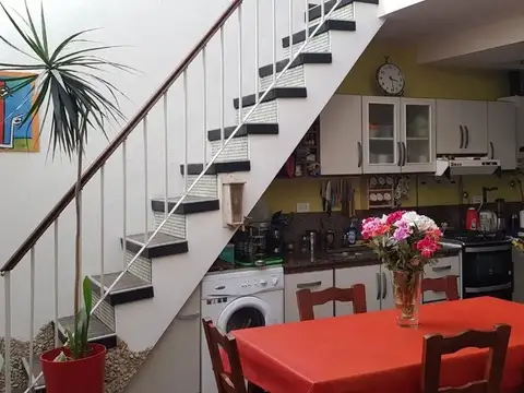 Depto Tipo Casa 4 ambientes con 1 baño