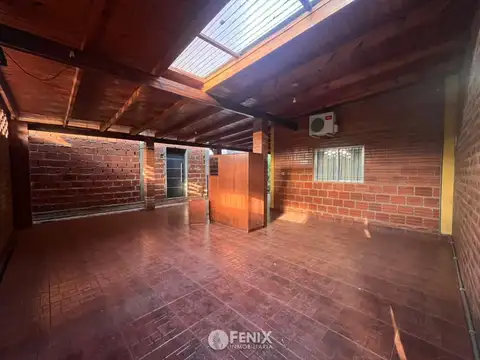 CFA220 - CASA EN ALQUILER - 3 DORMITORIOS - AV. MARTÍN FIERRO Y SAN MARTÍN