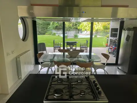 Casa en Alquiler Temporal con 6 cocheras