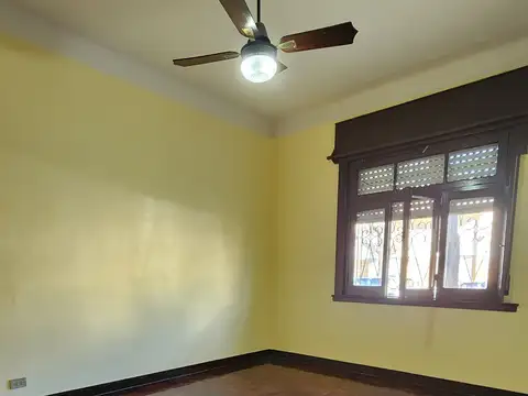 Depto Tipo Casa 6 ambientes con 1 baño