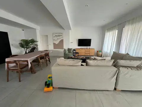 Casa en Alquiler de 3 dormitorios