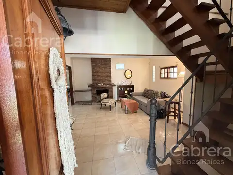 Casa en Venta con 2 cocheras