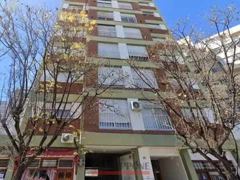 Departamento amoblado en alquiler de 2 dormitorios c/ cochera. Patricios 60