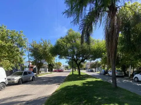 Casa en Venta, a la entrada del polideportivo de General Rodriguez