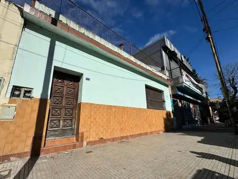Casa 5 ambientes 3 dormitorios. | catulo castillo al 2400