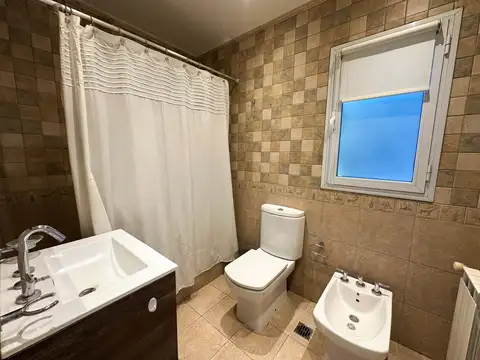 VENTA CASA DE 4 AMBIENTES BARRIO EL ROCIO