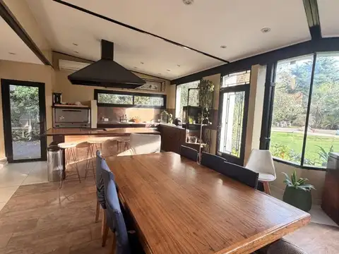 Casa 4 ambientes con 4 baños