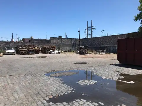 Galpon en Venta 106  mts Fondo