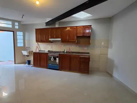 Casa 4 ambientes 3 baños Jardín Terraza - Plaza de Martinez