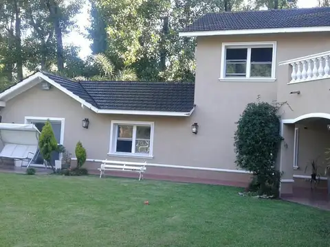 Casa 4 ambientes con 3 baños