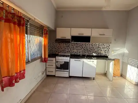 Casa 3 ambientes con 2 baños
