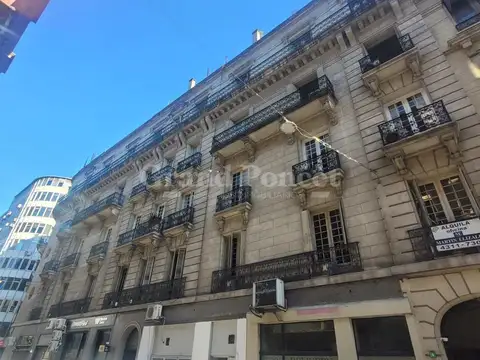 Venta Piso de 12 Ambientes con Dos Cocheras