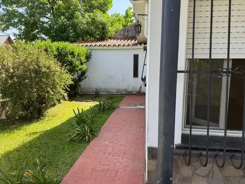 Venta - Casa 2 dormitorios - Fisherton