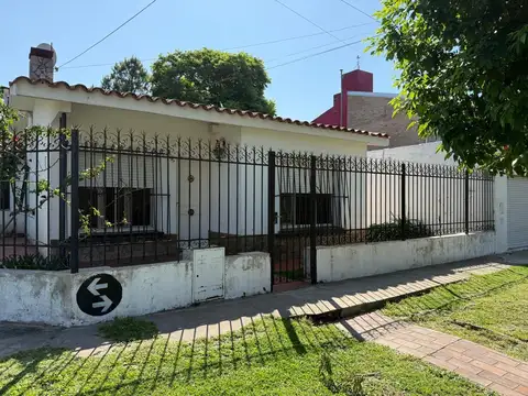 Venta Casa 2 dormitorios zona Fisherton