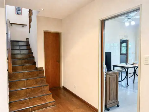 Casa 5 ambientes con garage, pileta y quincho