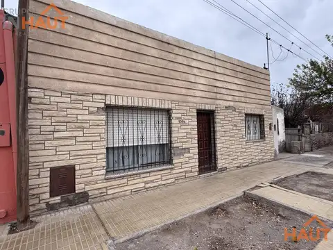 Casa 3 ambientes con 1 baño