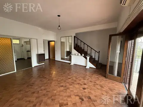 Venta de Casa 3 ambientes con cochera y terraza