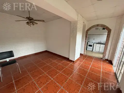 Casa 3 ambientes con 2 baños