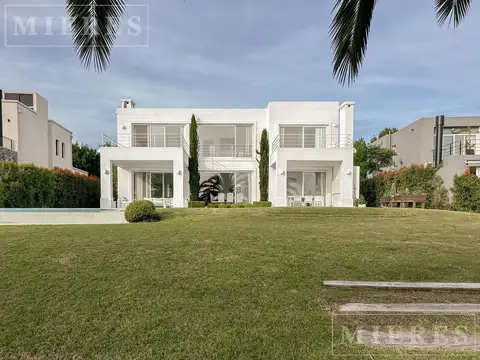 Casa en Venta al Oeste