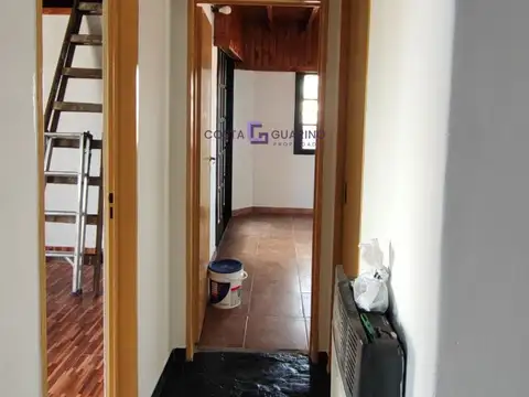 Excelente departamento de 3 ambientes en primer piso al frente con balcón