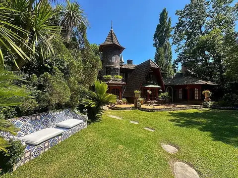 Casa 6 ambientes con 2 baños