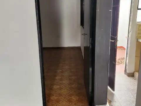 Depto Tipo Casa 2 ambientes con 1 baño