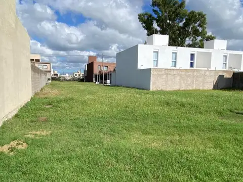 Terreno en Venta en Barrio Rincones de Manantiales, USD 61.000
