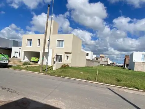 Terreno en Venta en Barrio Rincones de Manantiales, USD 61.000