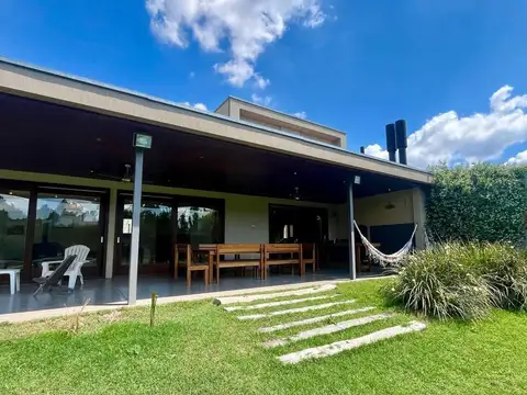 Casa en Alquiler de 3 dormitorios