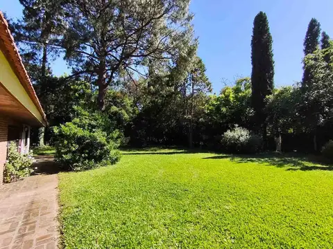 Casa en Venta con 2 cocheras