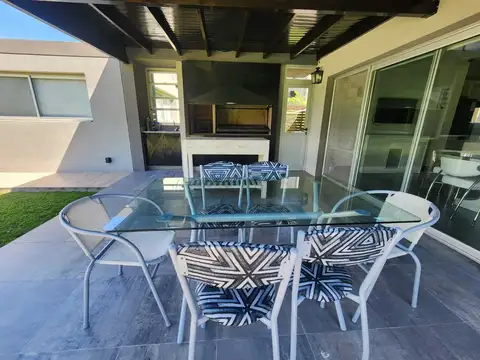 Casa  en Alquiler anual o temporal en Sausalito, Pilar, G.B.A. Zona Norte