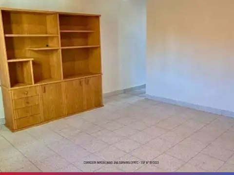 Casa en Alquiler con 1 cochera