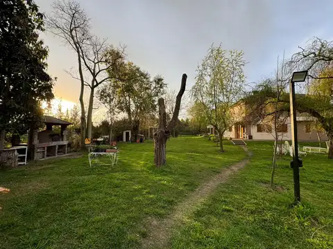 Casa 5 ambientes con 4 baños