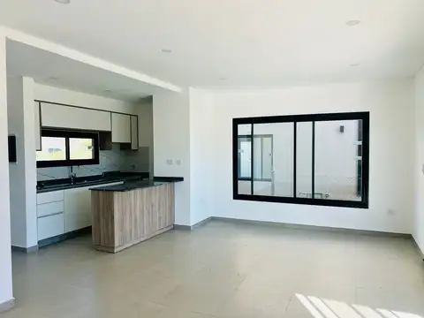 Casa en Alquiler de 4 dormitorios