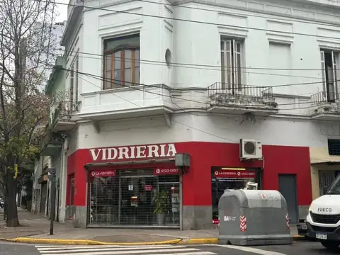 Venta de Terreno de 1.385 m² totales en esquina en Boedo