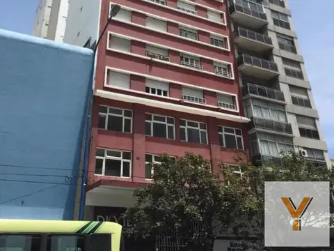 Avenida Pedro Luro y Salta