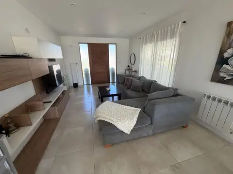 Casa en Venta en Campana, USD 165.000