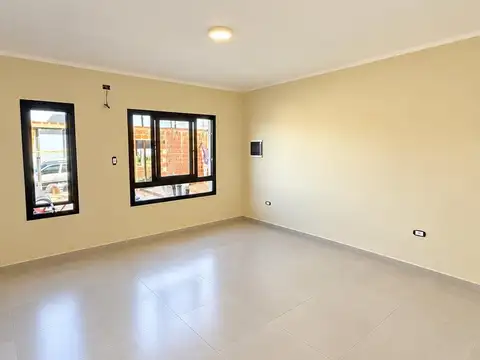 Casa 4 ambientes con 2 baños