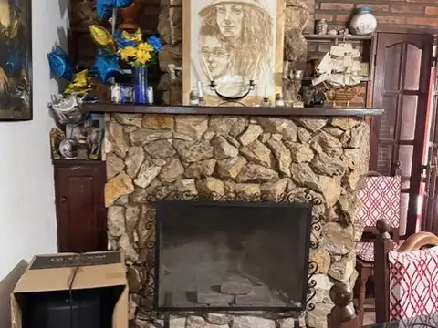 Casa 6 ambientes con 1 baño