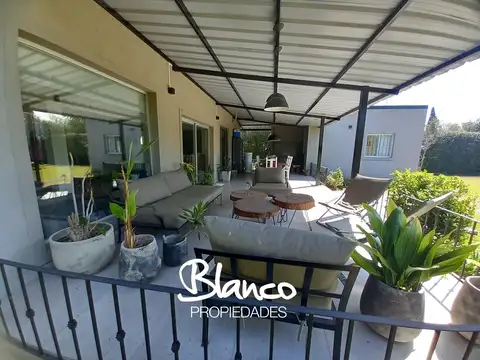 Casa en Venta en Mirasoles, USD 370.000