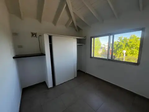 Depto Tipo Casa 2 ambientes con 1 baño