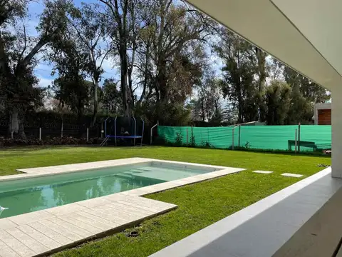 Casa en Venta en La Peregrina, USD 315.000