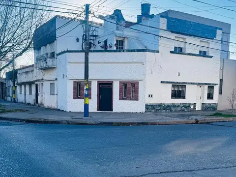 HERMOSA CASA MAS LOCAL