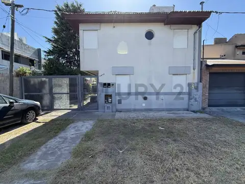 TRIPLEX EN VENTA 3 DORMITORIOS + COCHERA | CALLE 118 E/ 79 Y 80 | VILLA ELVIRA - LA PLATA