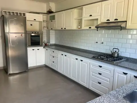Casa en Alquiler de 3 dormitorios